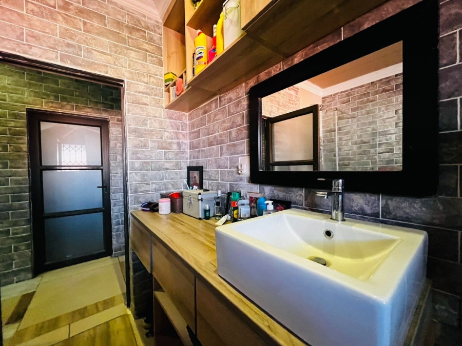 3 Bedroom Property for Sale in Bloemside 2 Free State